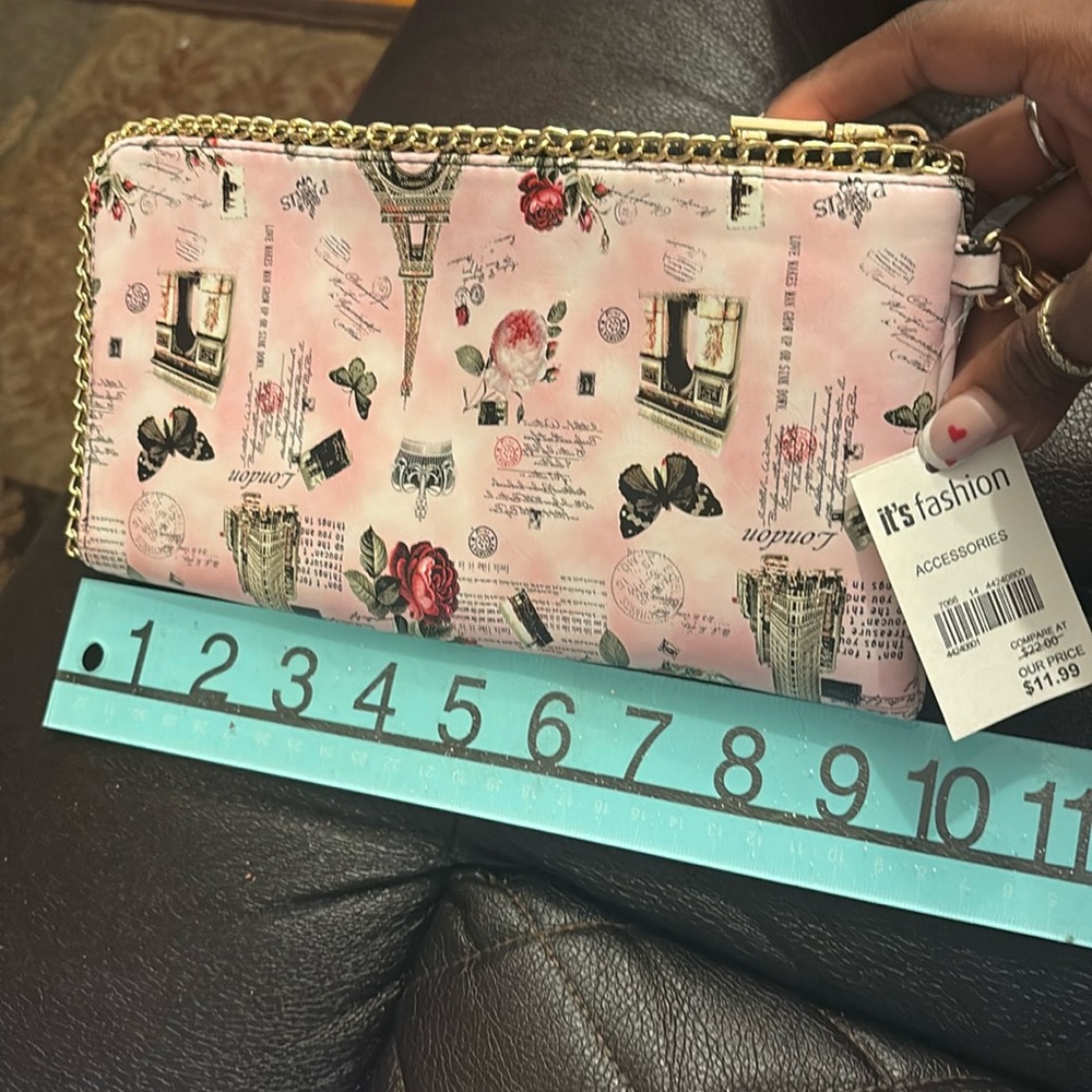Large wristlet Paris London